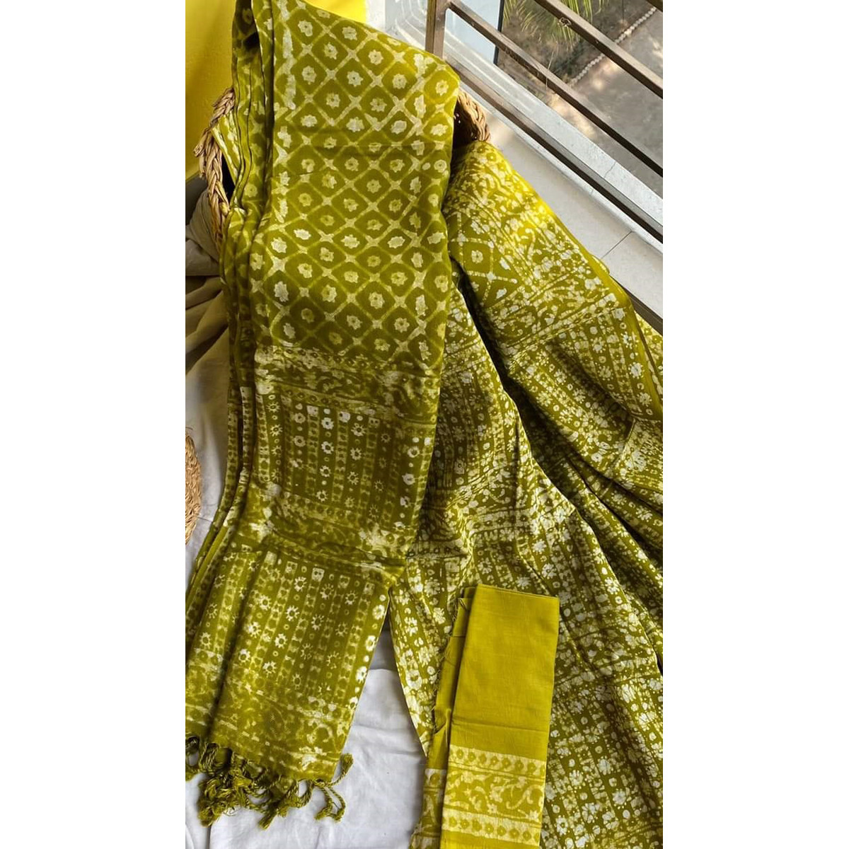 Exciusive Natural Vegetable Dye Saree with Blouse Piece